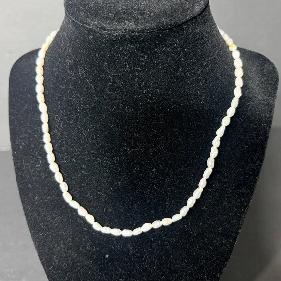 Elegant Freshwater Pearl Baroque Necklace Gold Tone Clasp Delicate Strand 17" - Picture 4 of 11